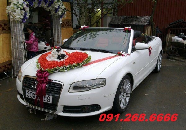 Cho thuê xe cưới Mui trần audi A4 màu trắng giá tốt nhất tại Nguyễn khoái quận hai bà trưng hà nội